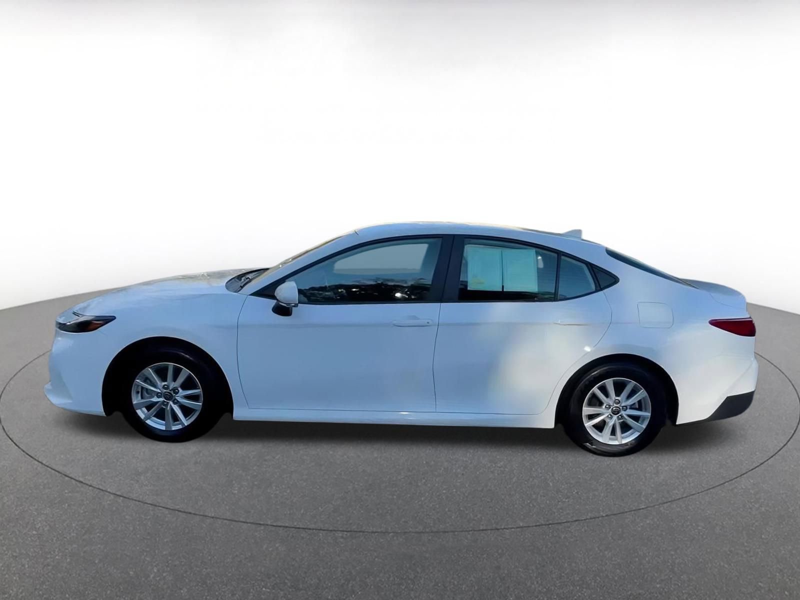 Thumbnail: 2025 Toyota Camry - 10