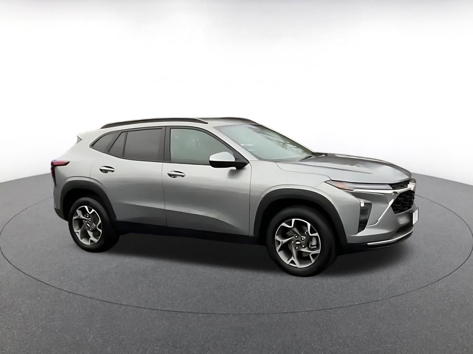 Thumbnail: 2025 Chevrolet Trax - 2