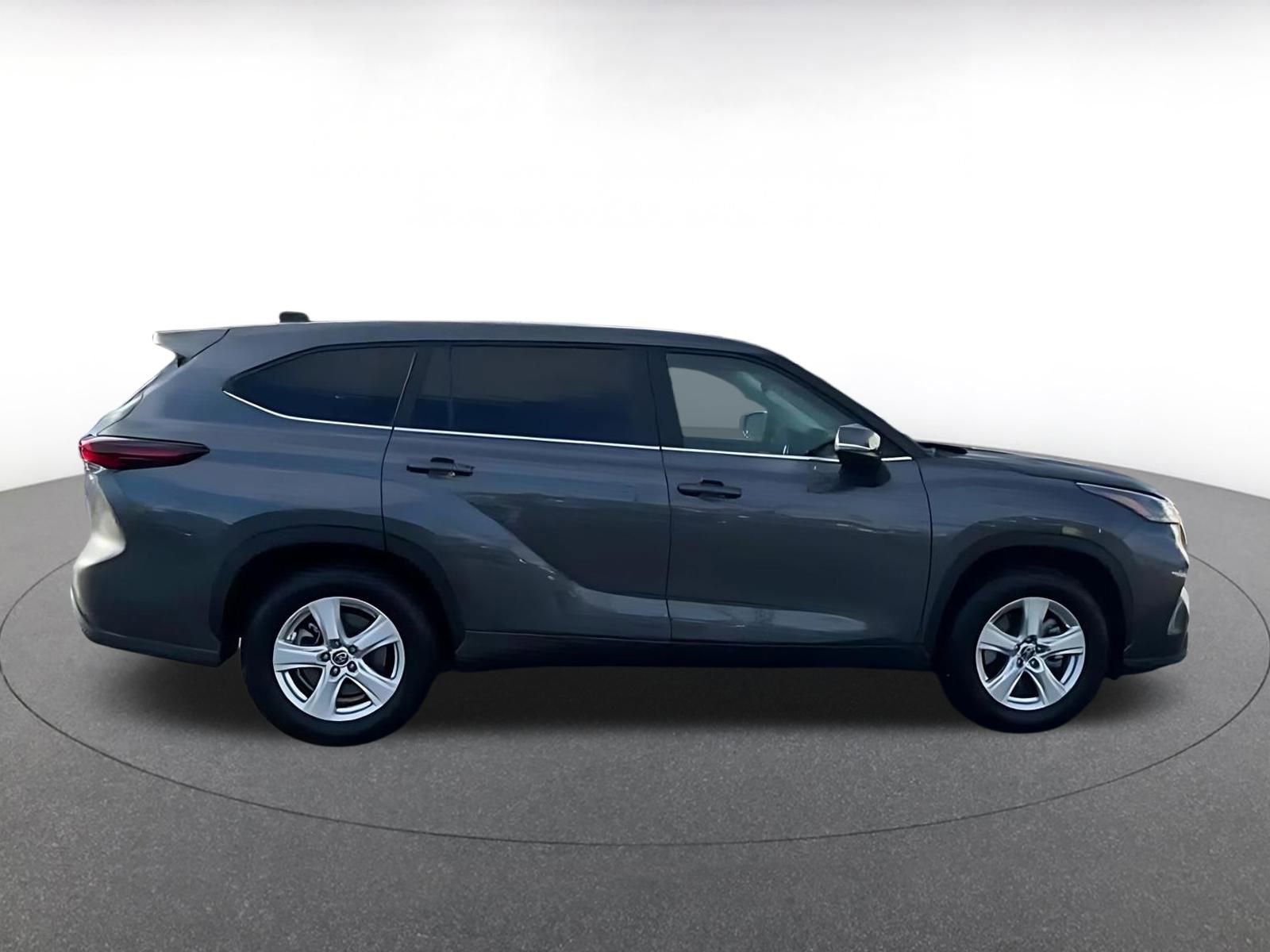 Thumbnail: 2025 Toyota Highlander - 12