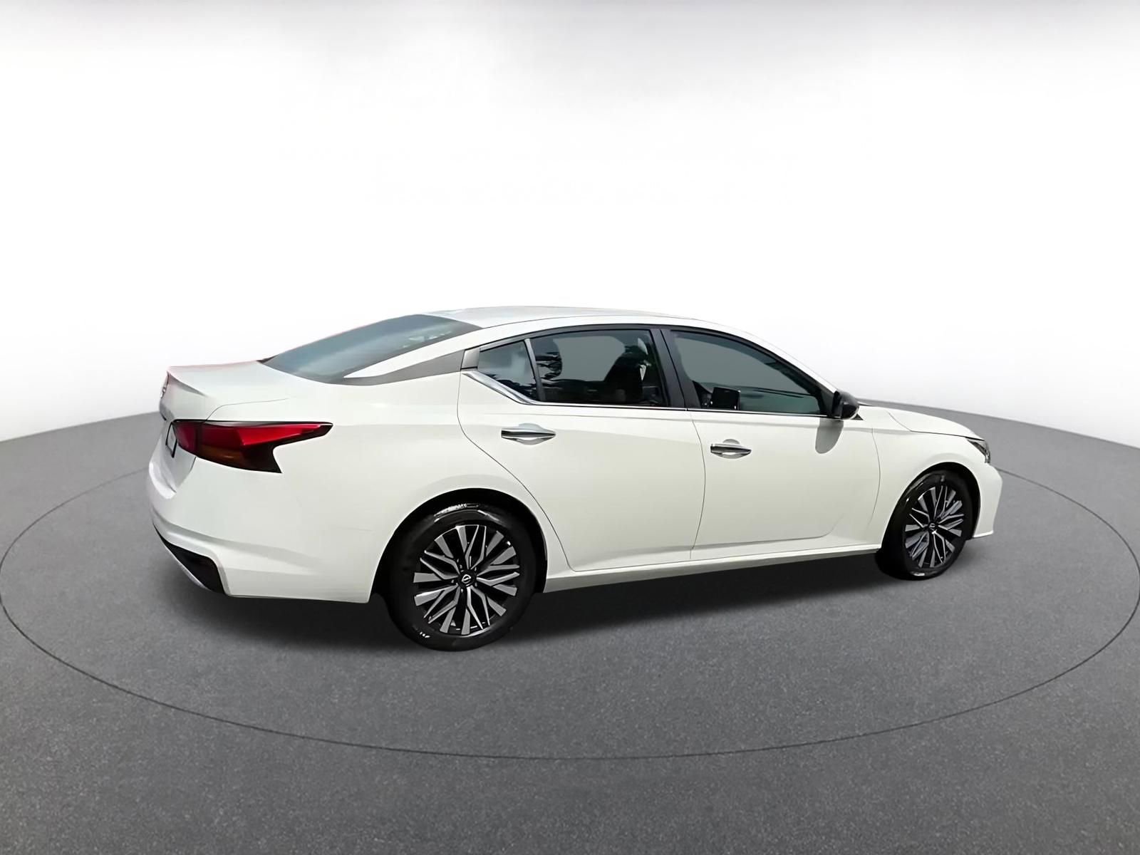 Thumbnail: 2025 Nissan Altima - 15
