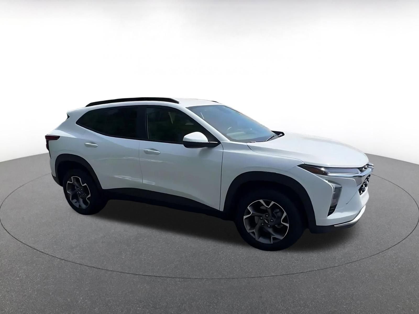 Thumbnail: 2025 Chevrolet Trax - 2