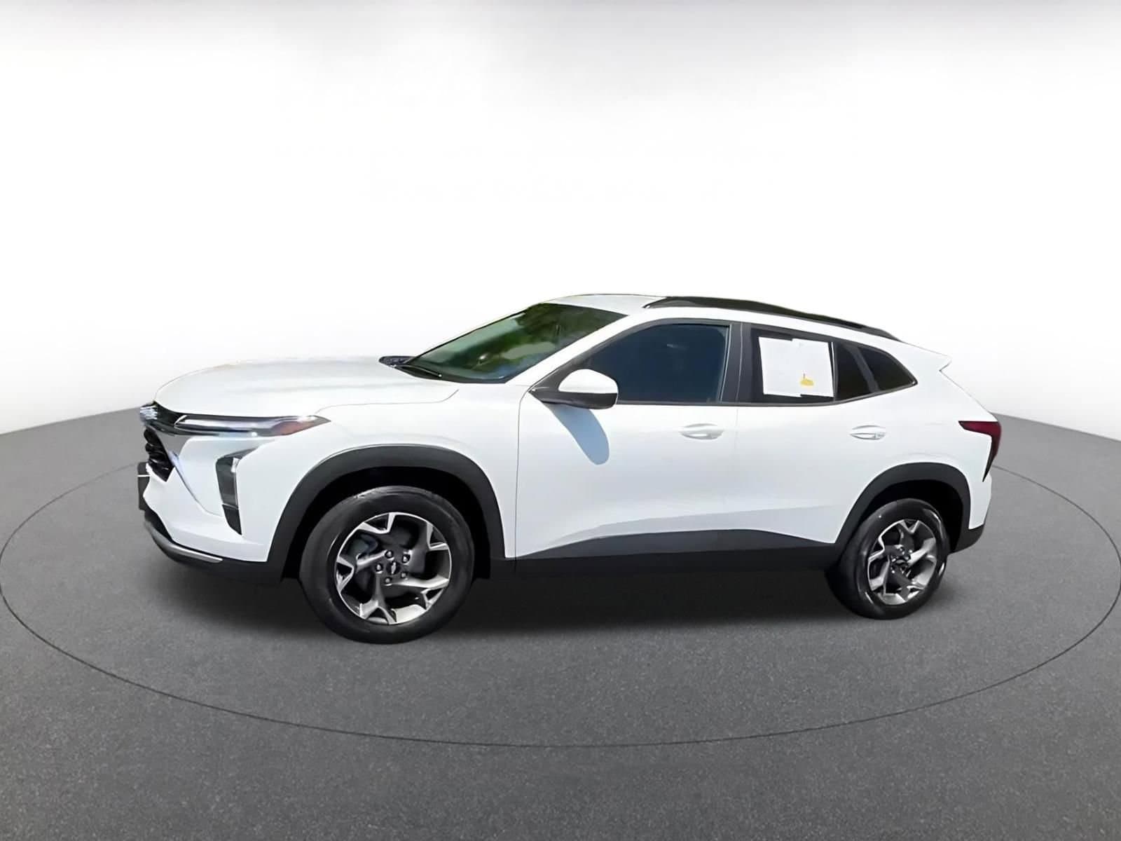 Thumbnail: 2025 Chevrolet Trax - 8