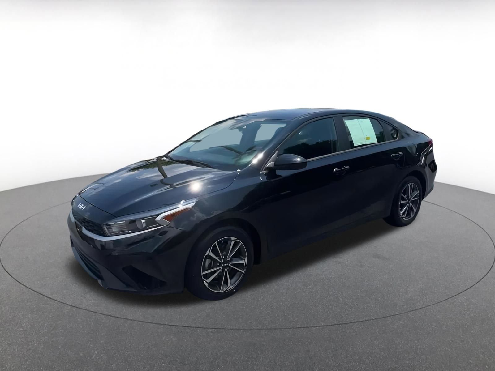 Thumbnail: 2024 Kia Forte - 7