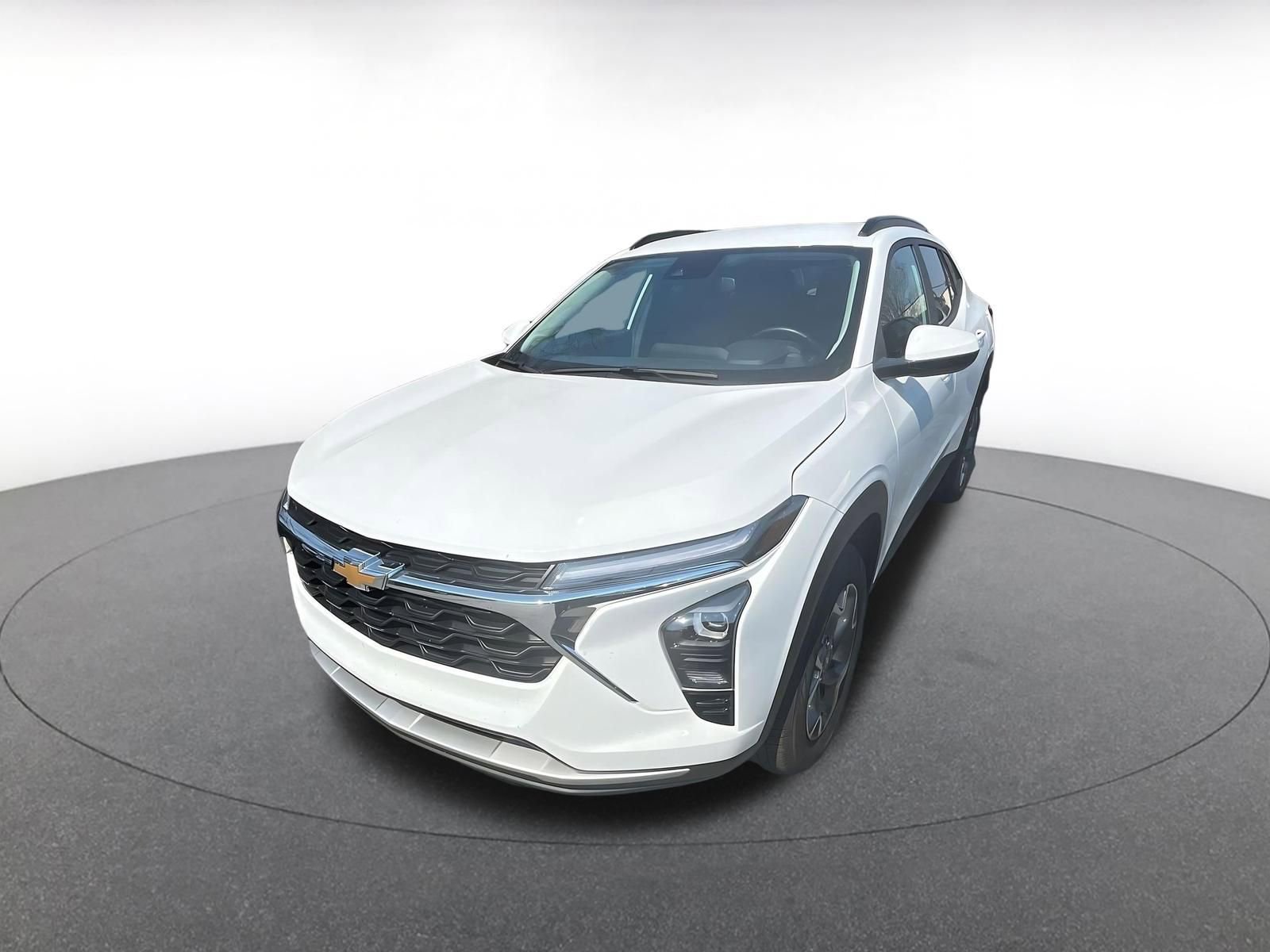 Thumbnail: 2025 Chevrolet Trax - 2