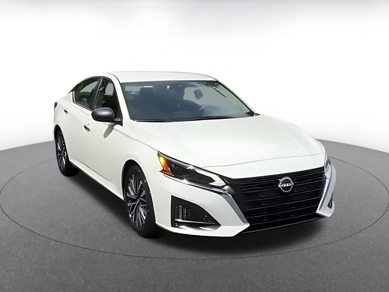 Thumbnail: 2025 Nissan Altima - 3