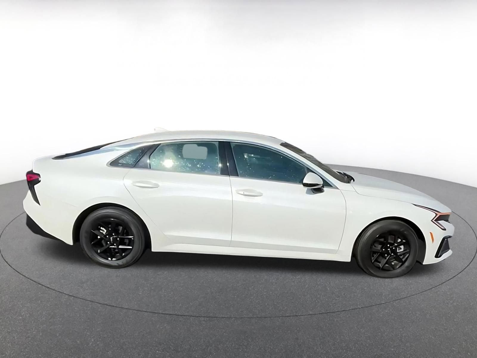 Thumbnail: 2025 Kia K5 - 15