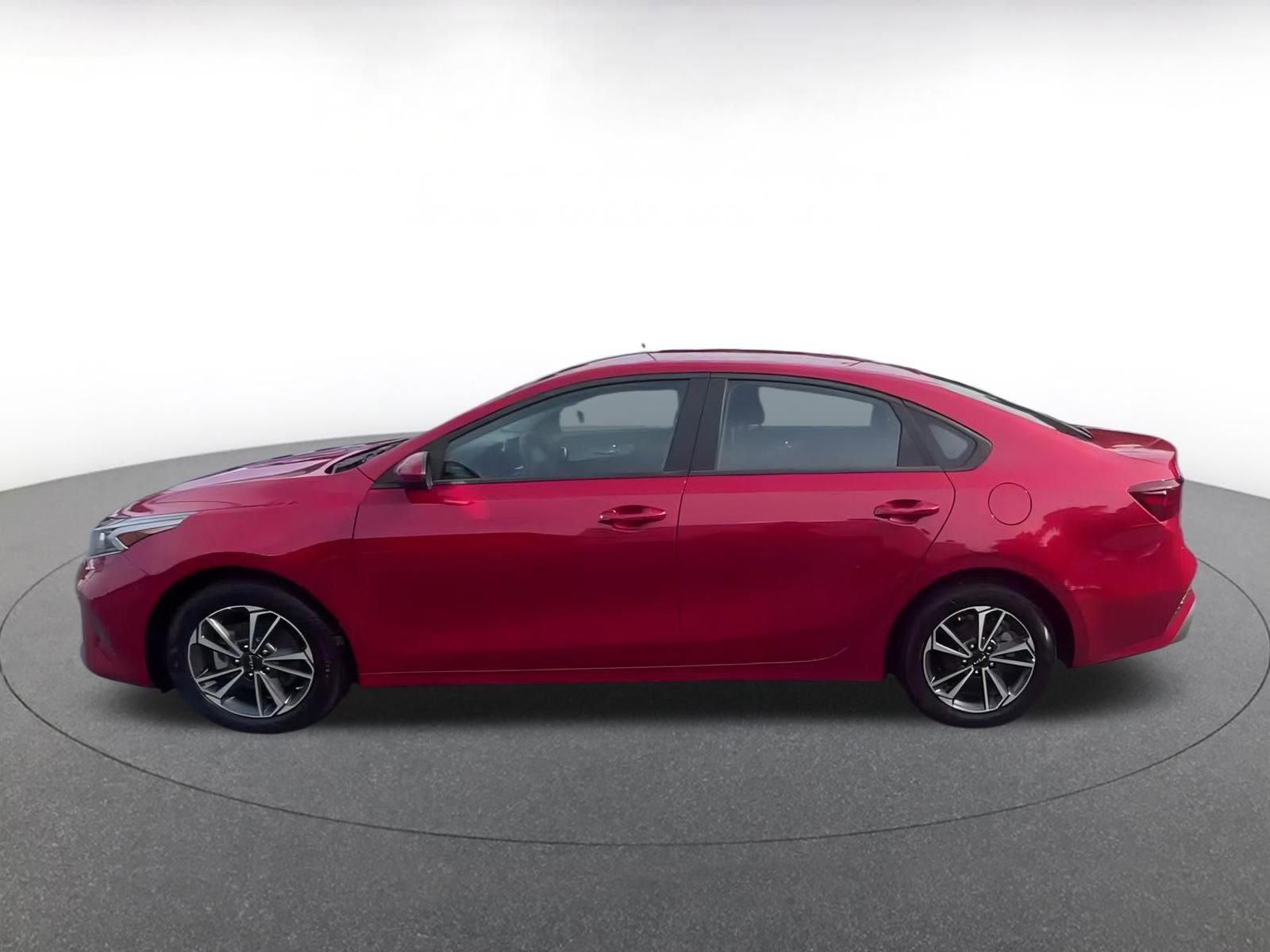 Thumbnail: 2024 Kia Forte - 7