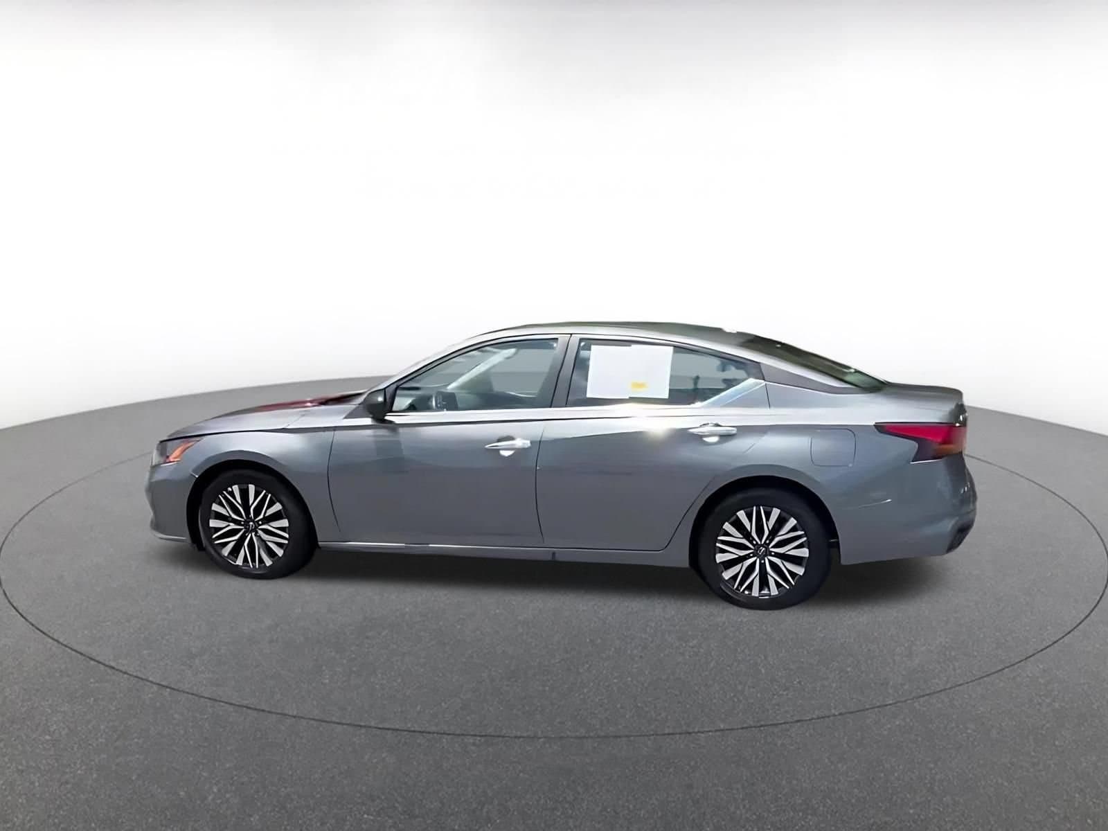 Thumbnail: 2025 Nissan Altima - 8