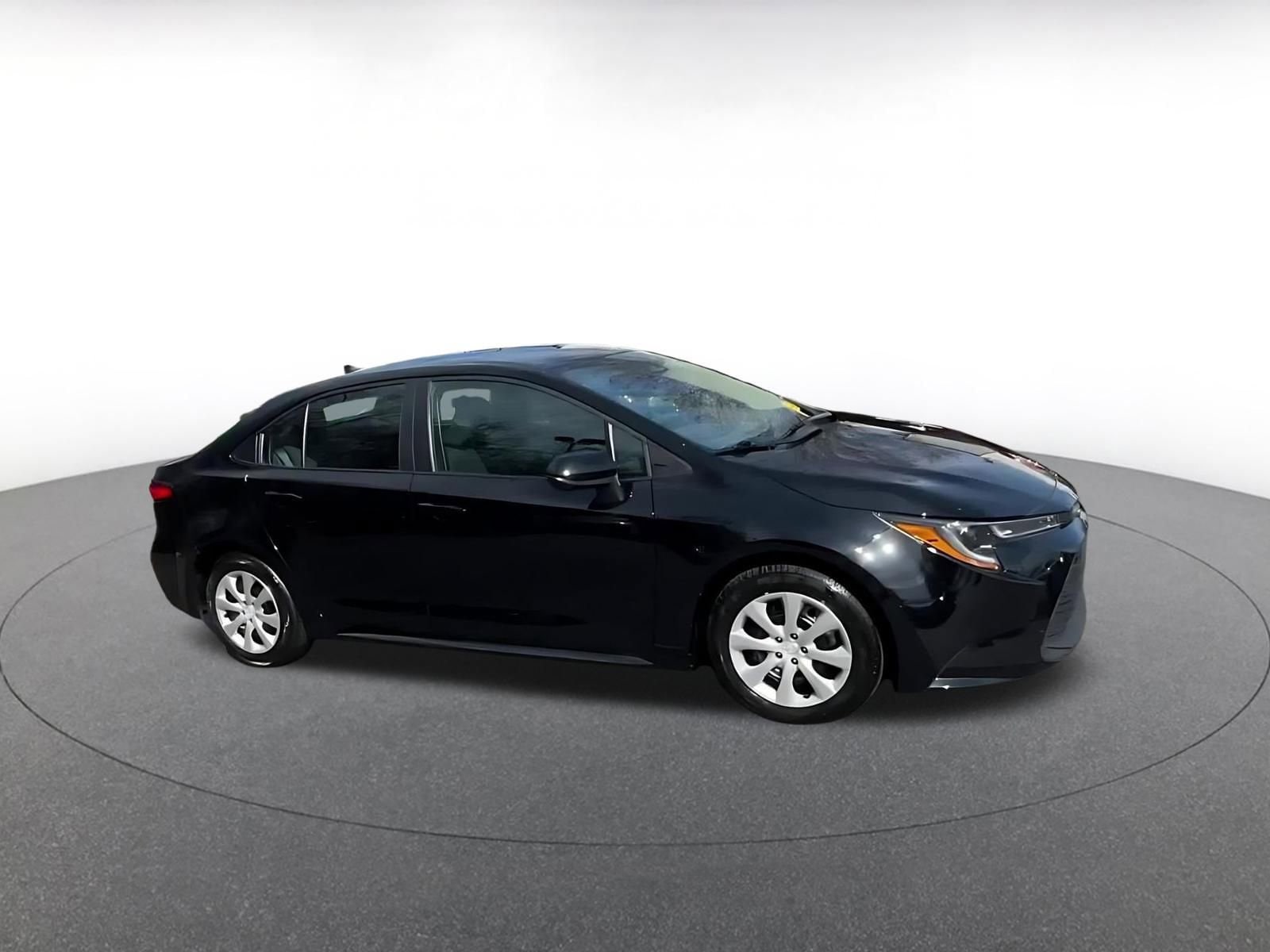 Thumbnail: 2025 Toyota Corolla - 2