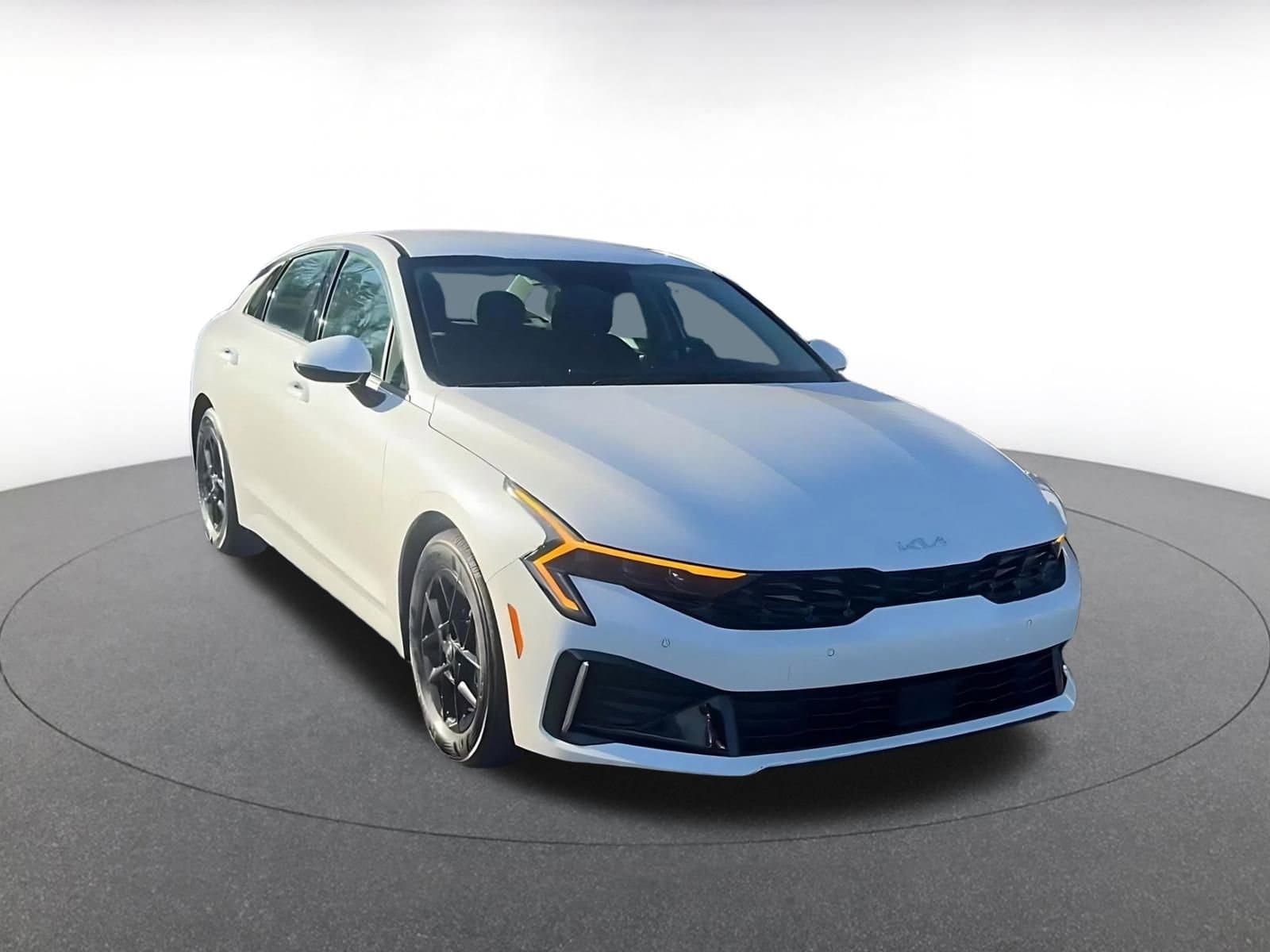 Thumbnail: 2025 Kia K5 - 2