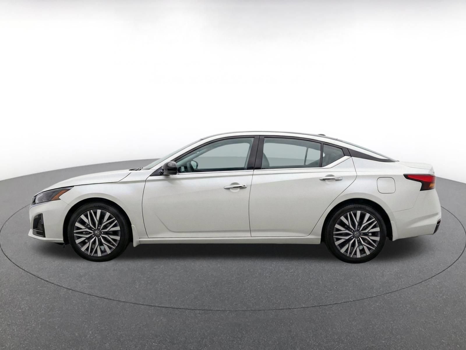 Thumbnail: 2025 Nissan Altima - 4