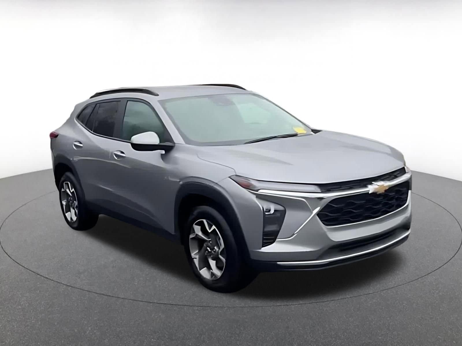 Thumbnail: 2025 Chevrolet Trax - 3