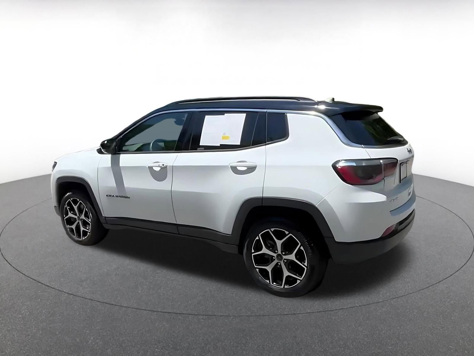 Thumbnail: 2025 Jeep Compass - 10