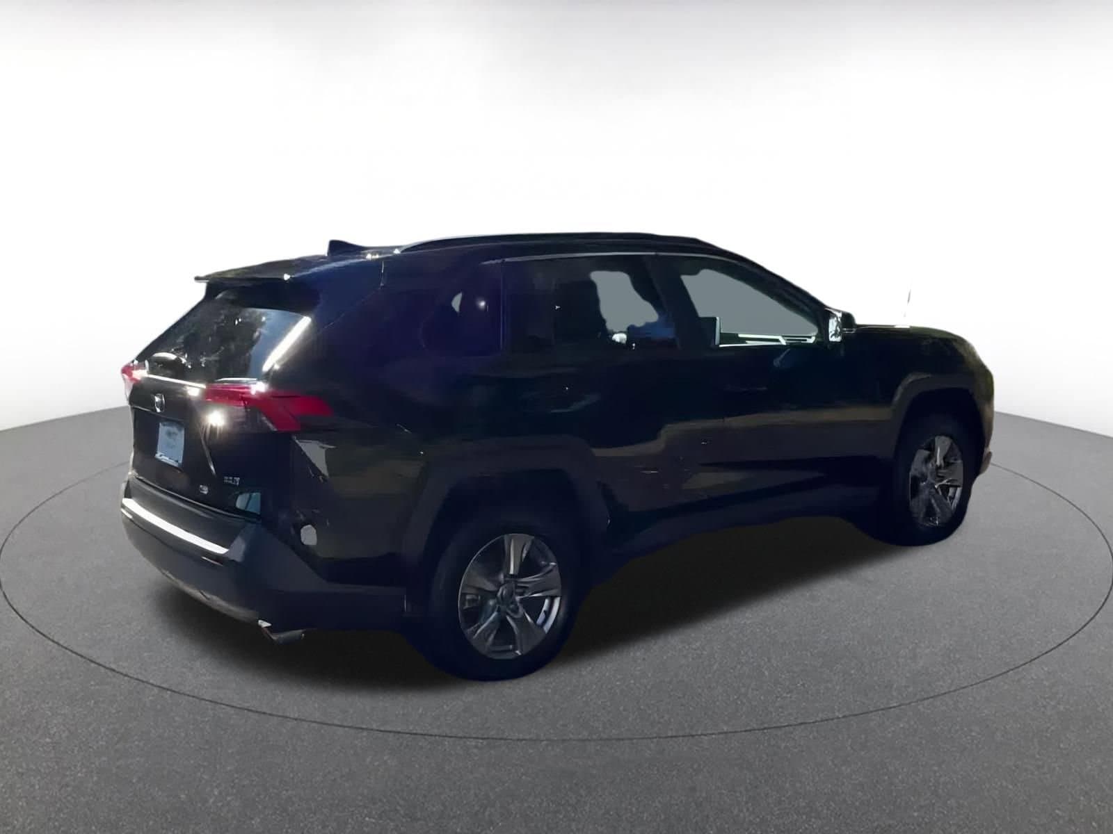 Thumbnail: 2025 Toyota RAV4 - 11