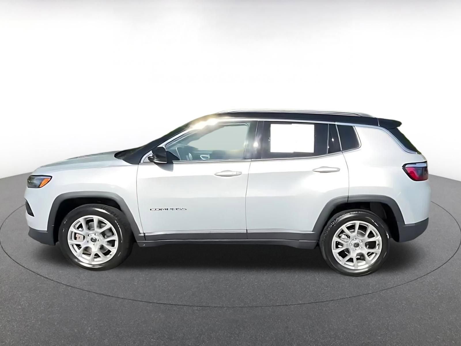 Thumbnail: 2025 Jeep Compass - 9