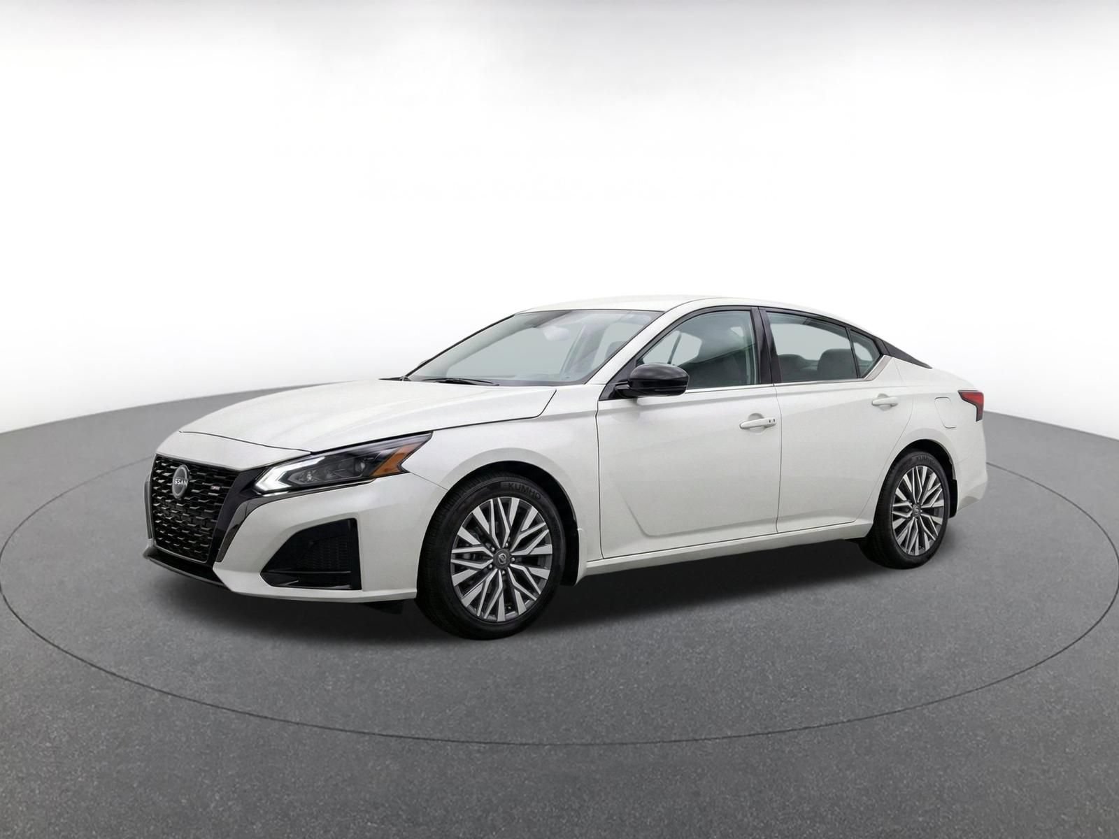 Thumbnail: 2025 Nissan Altima - 3