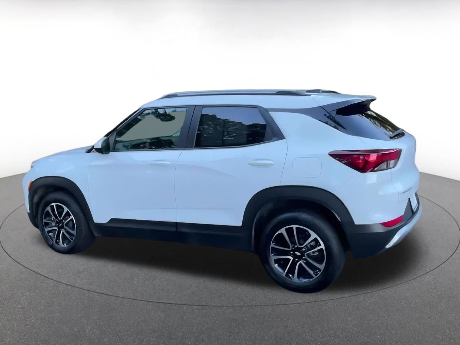 Thumbnail: 2025 Chevrolet TrailBlazer - 10