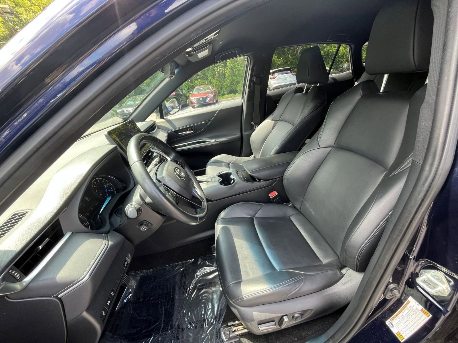 Thumbnail: 2023 Toyota Venza - 23