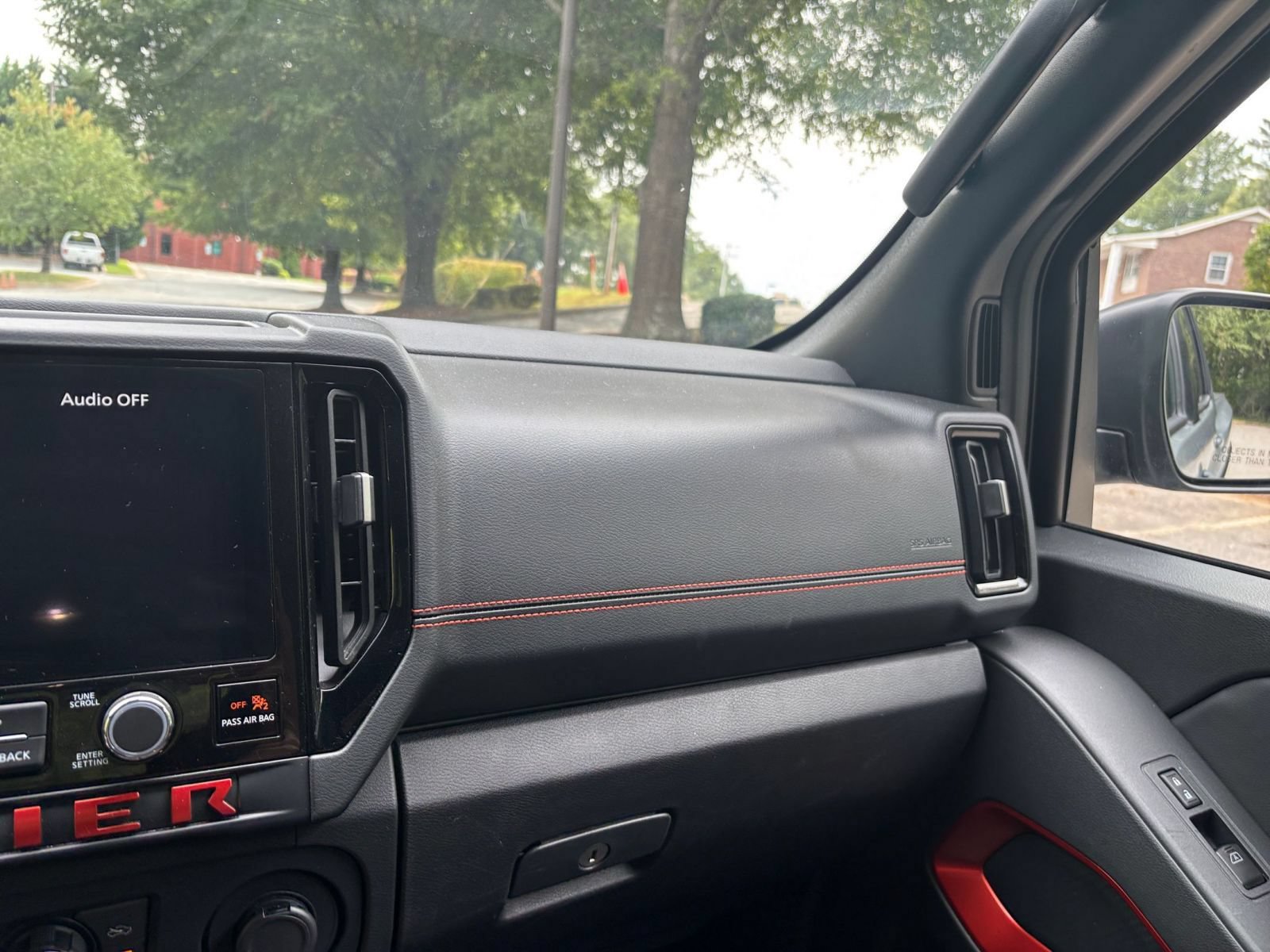 Thumbnail: 2026 Nissan Frontier - 26
