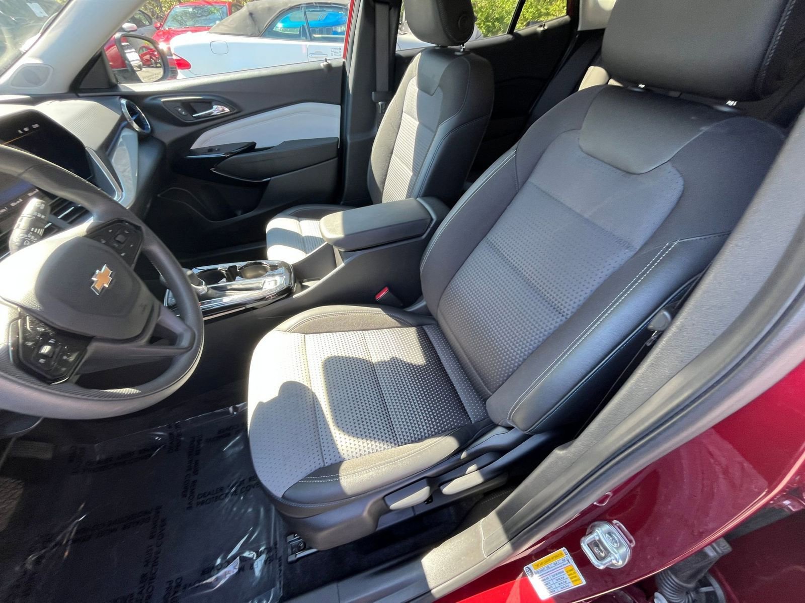 Thumbnail: 2025 Chevrolet Trax - 33