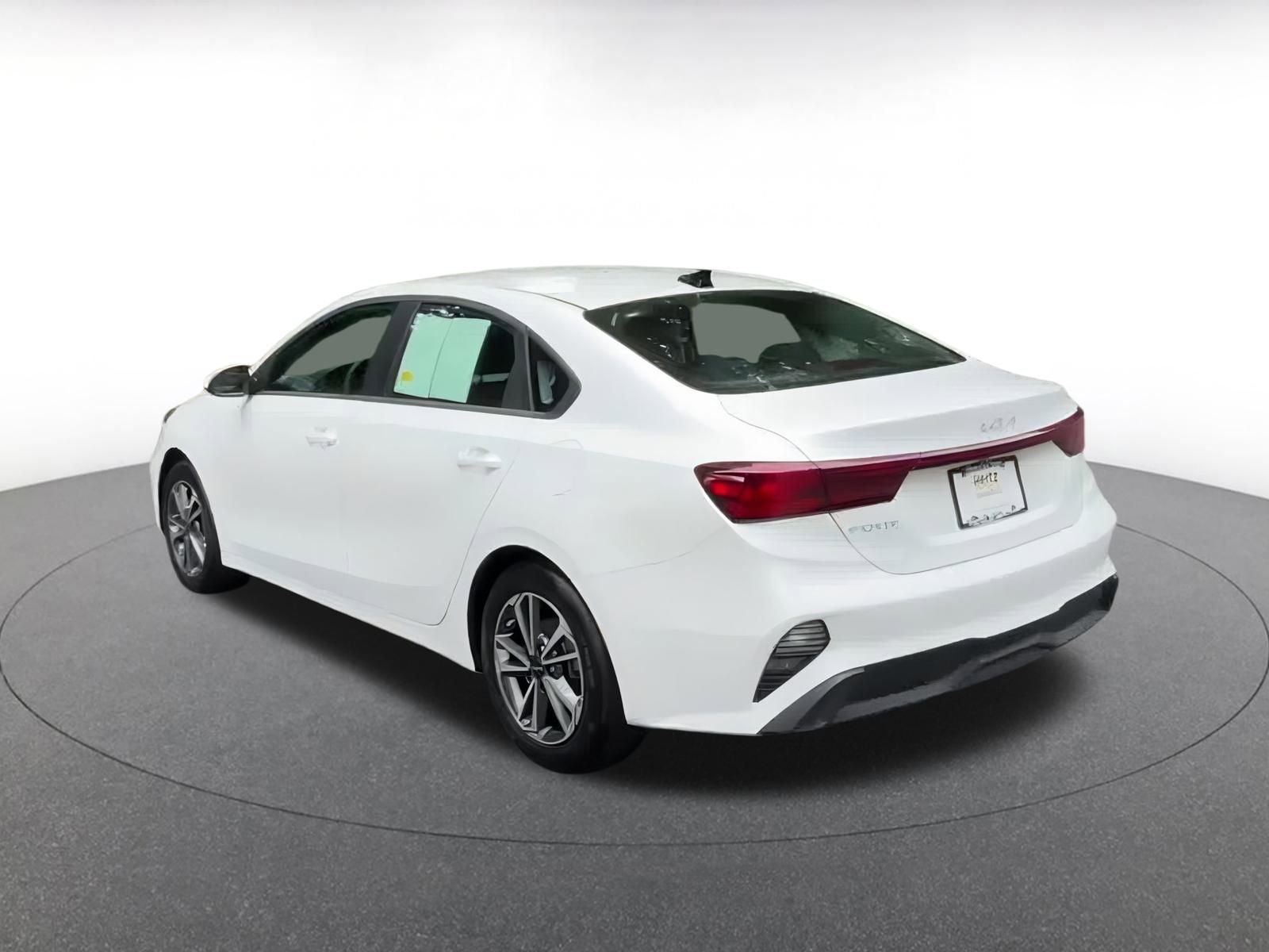 Thumbnail: 2024 Kia Forte - 11