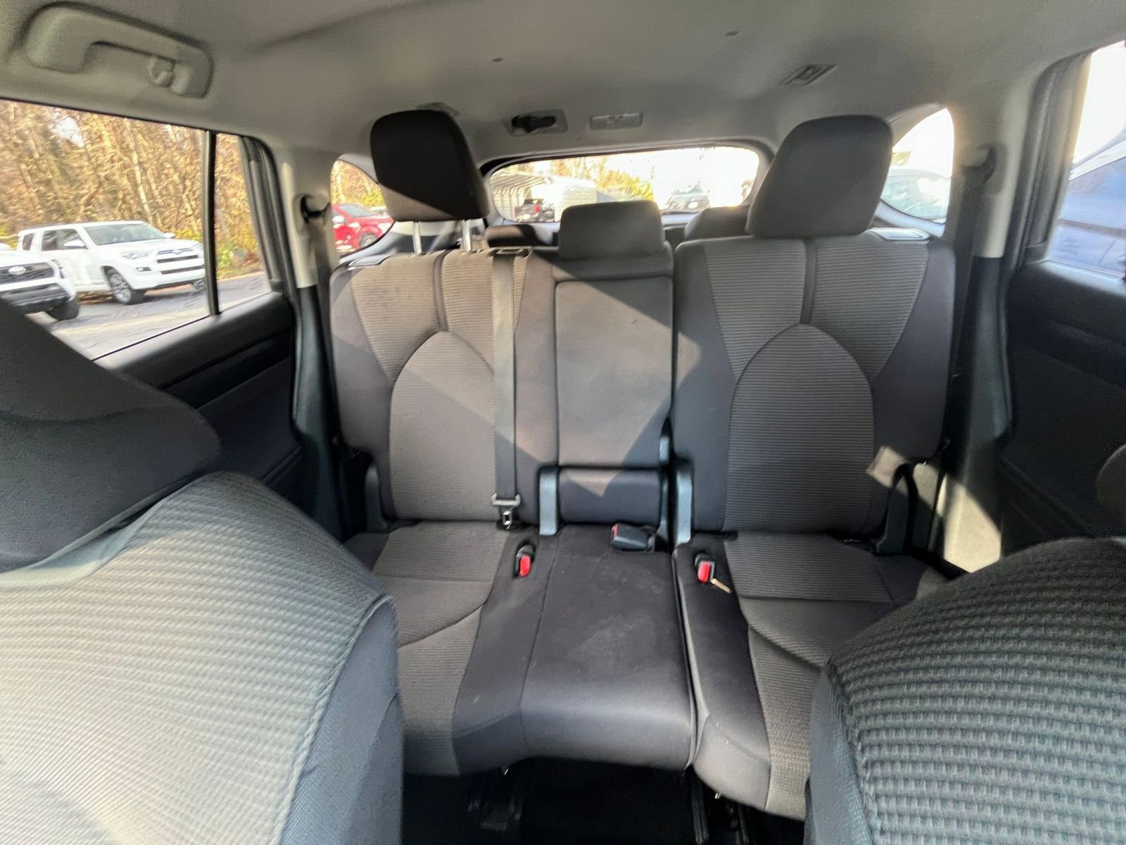 Thumbnail: 2025 Toyota Highlander - 35