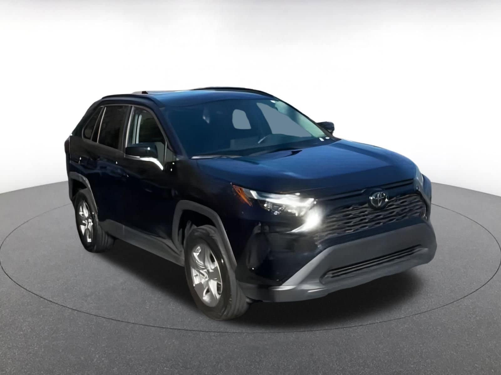 Thumbnail: 2025 Toyota RAV4 - 16