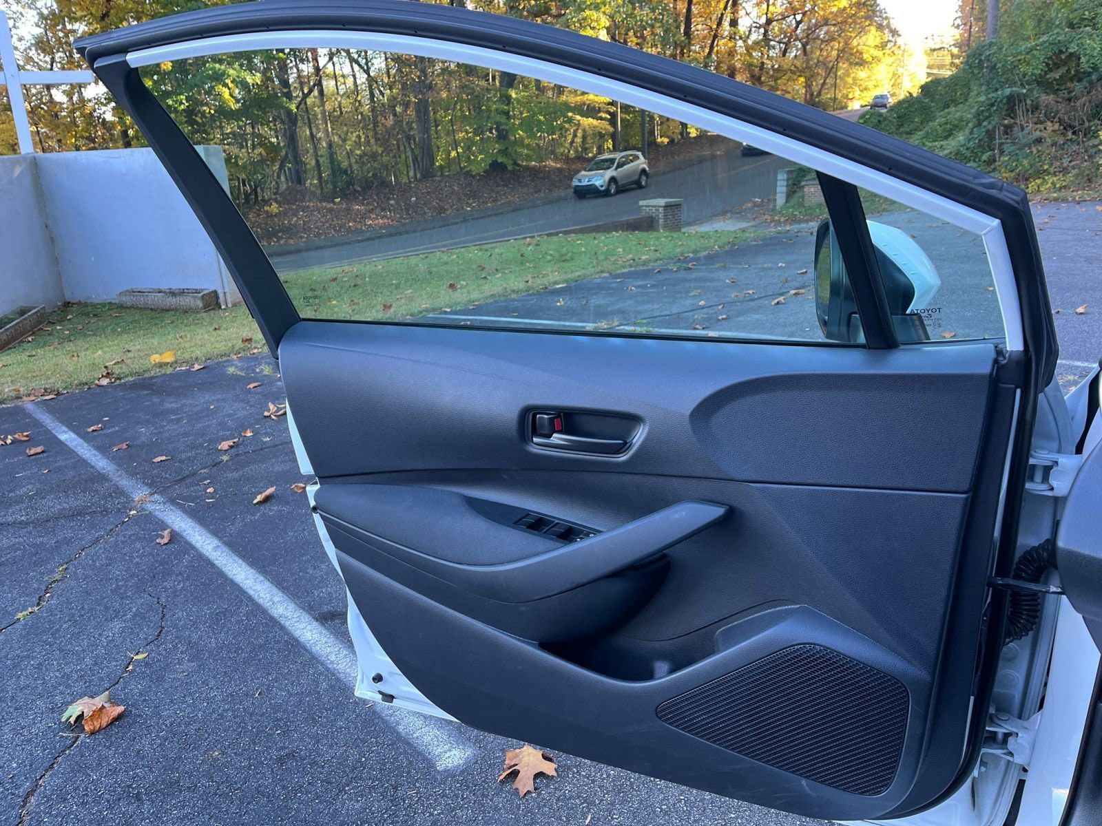 Thumbnail: 2025 Toyota Corolla - 18