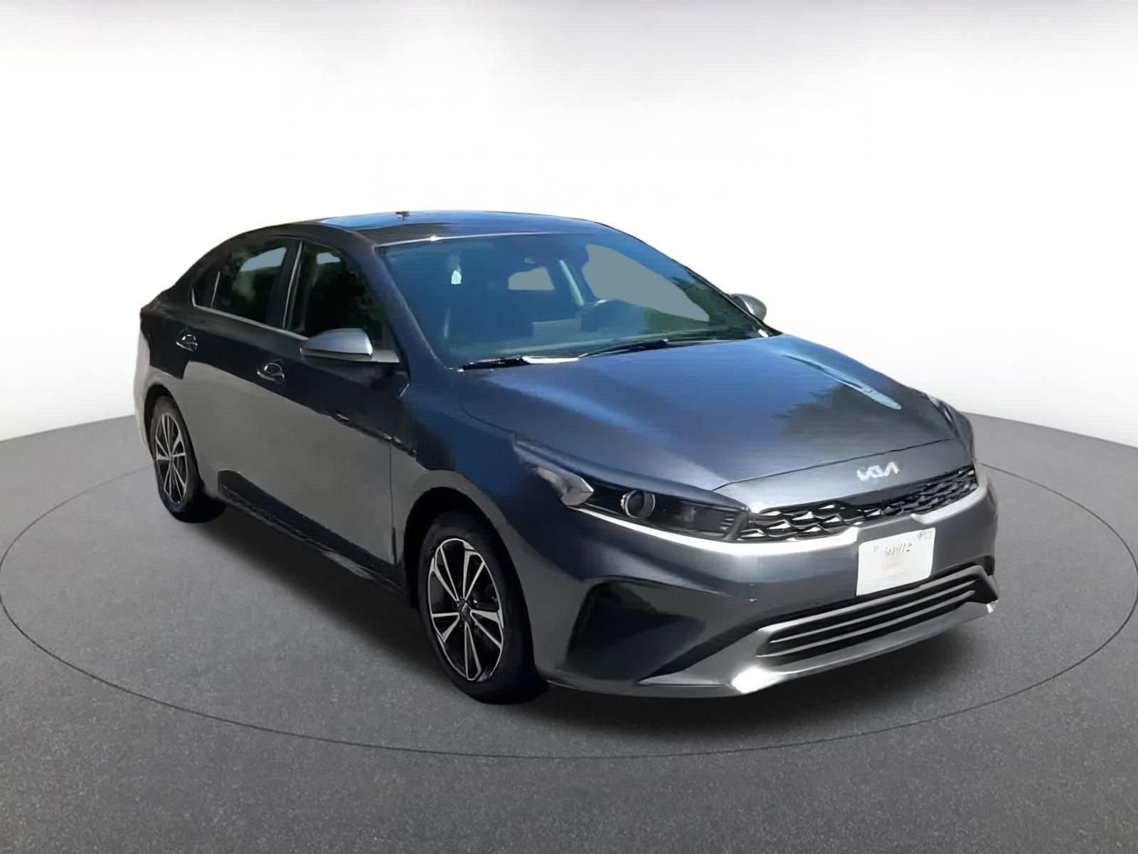Thumbnail: 2024 Kia Forte - 3