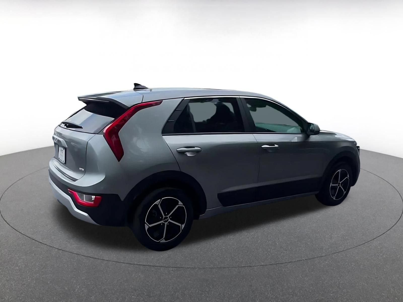 Thumbnail: 2026 Kia Niro - 15