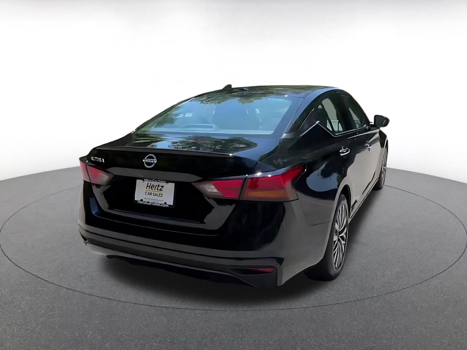Thumbnail: 2025 Nissan Altima - 18