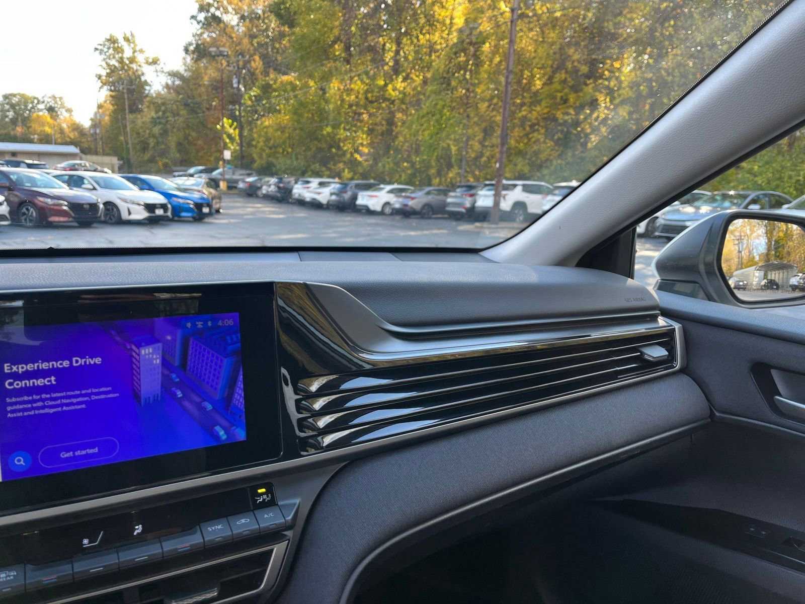 Thumbnail: 2025 Toyota Camry - 31