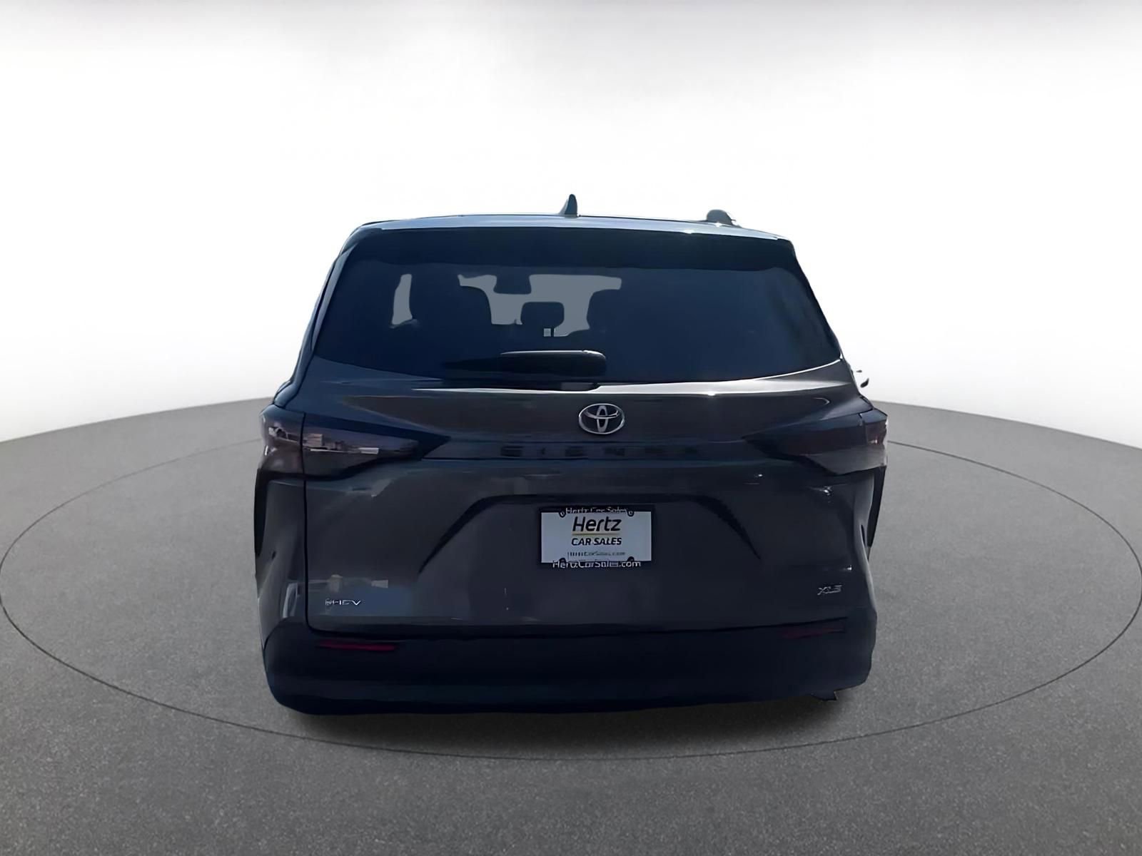 Thumbnail: 2025 Toyota Sienna - 12