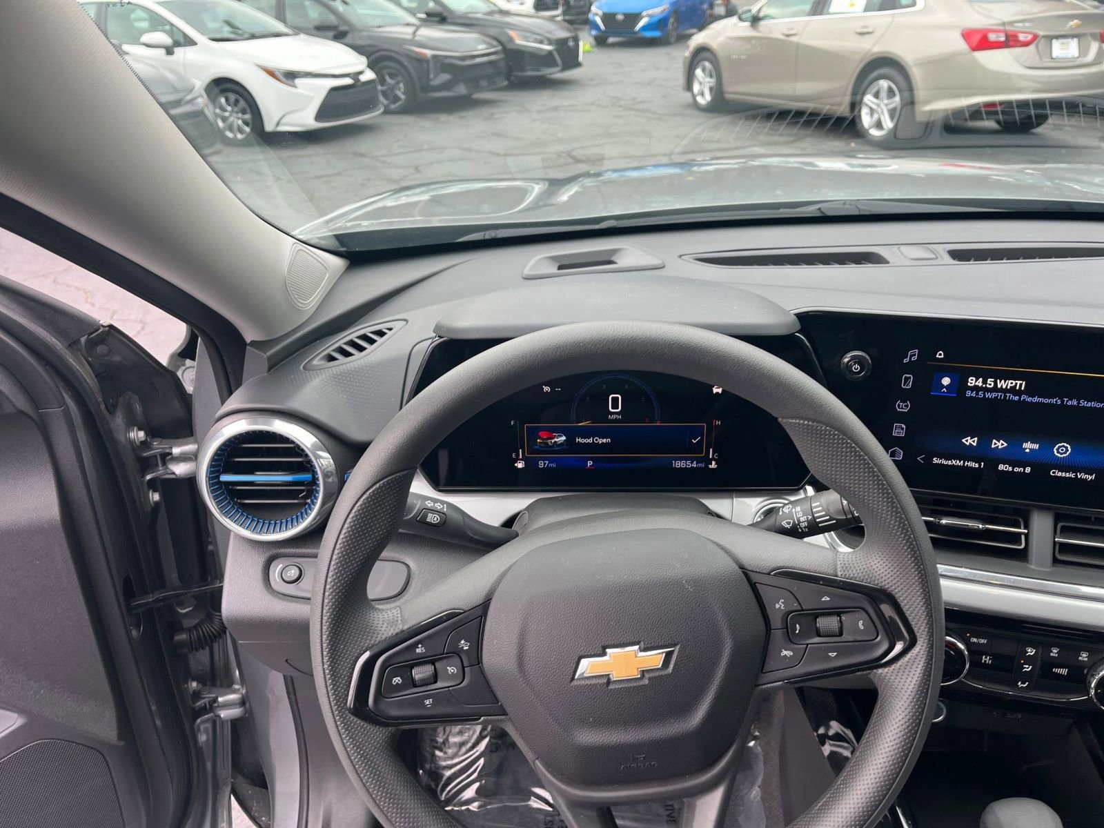 Thumbnail: 2025 Chevrolet Trax - 28