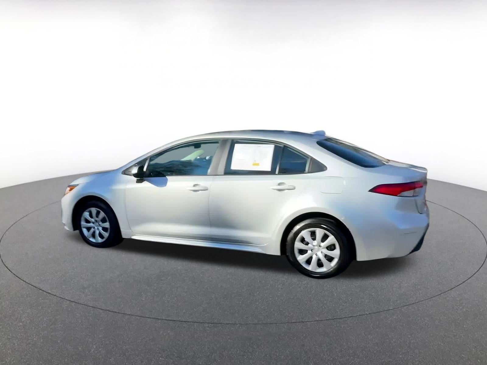 Thumbnail: 2025 Toyota Corolla - 9