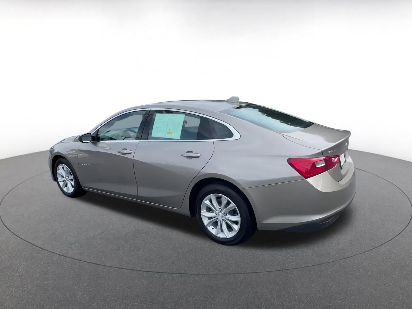 Thumbnail: 2024 Chevrolet Malibu - 10