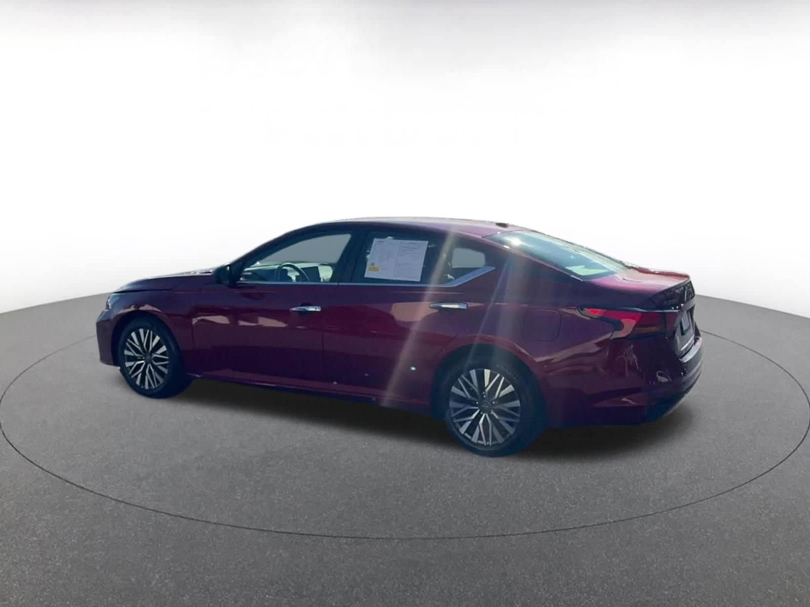 Thumbnail: 2025 Nissan Altima - 10