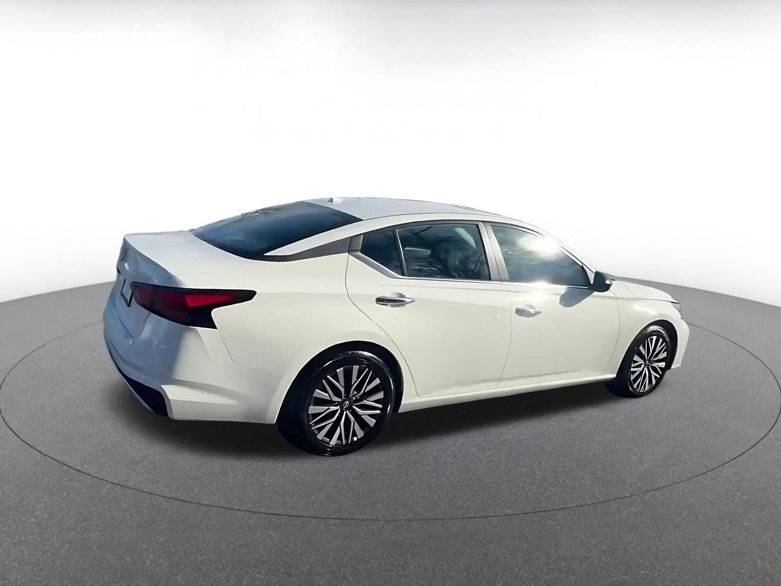 Thumbnail: 2025 Nissan Altima - 15