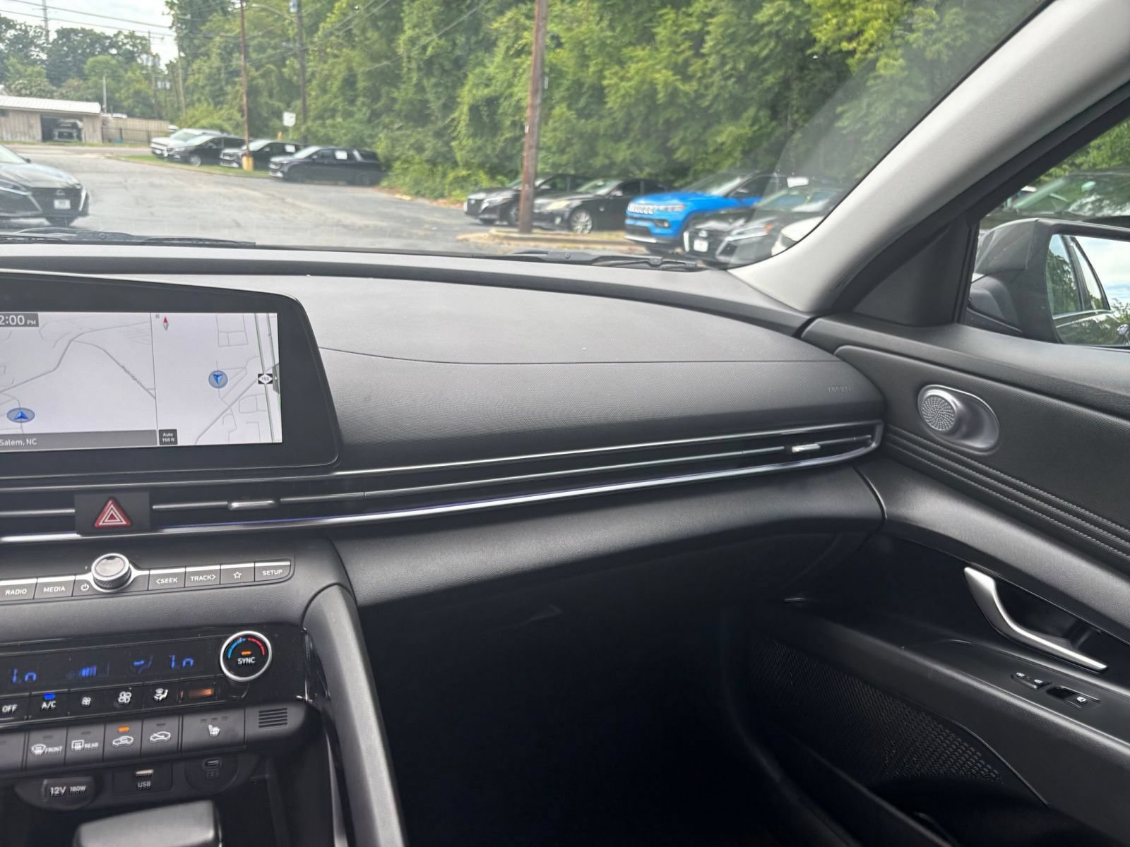 Thumbnail: 2025 Hyundai Elantra - 27