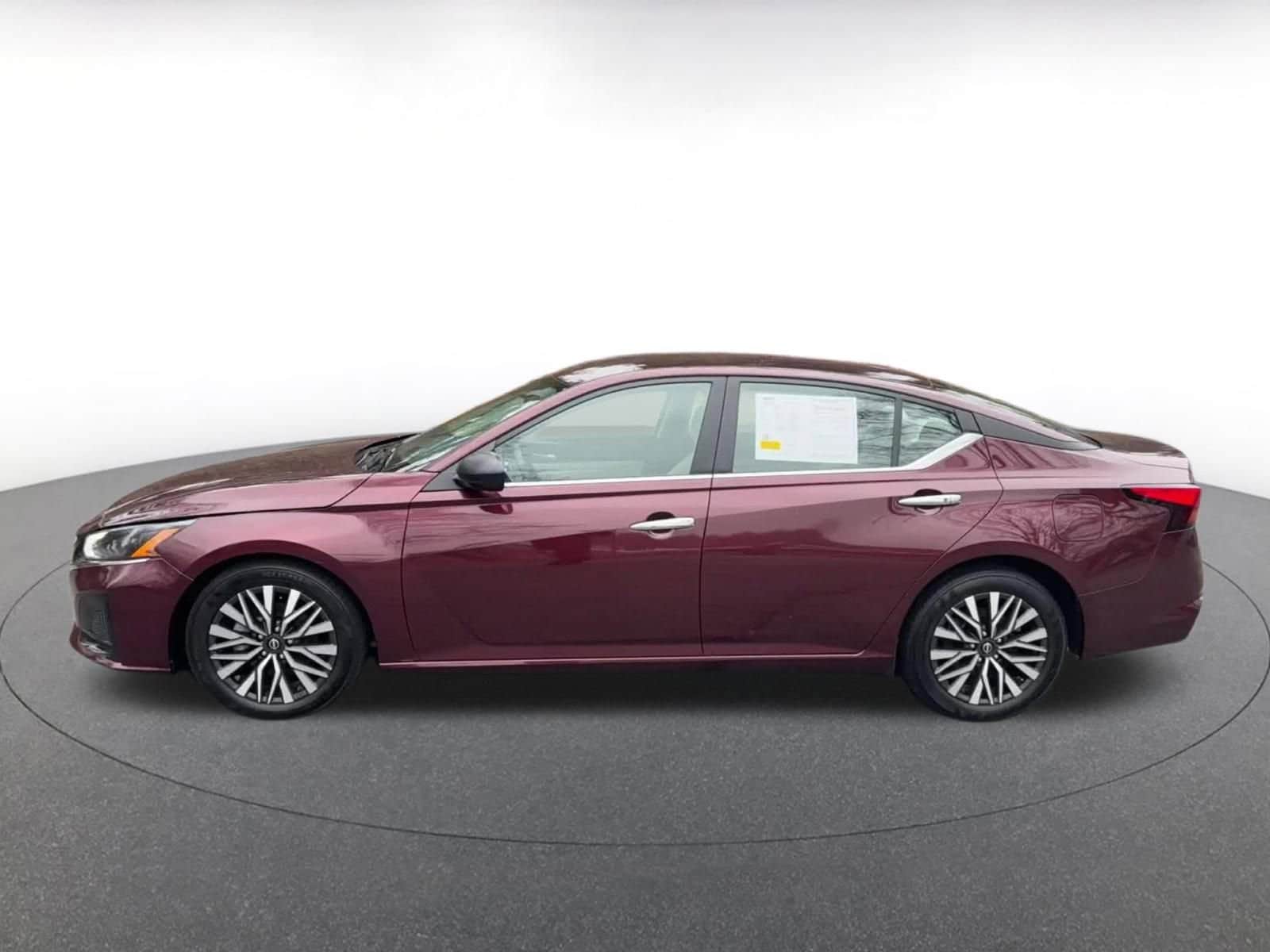 Thumbnail: 2025 Nissan Altima - 8