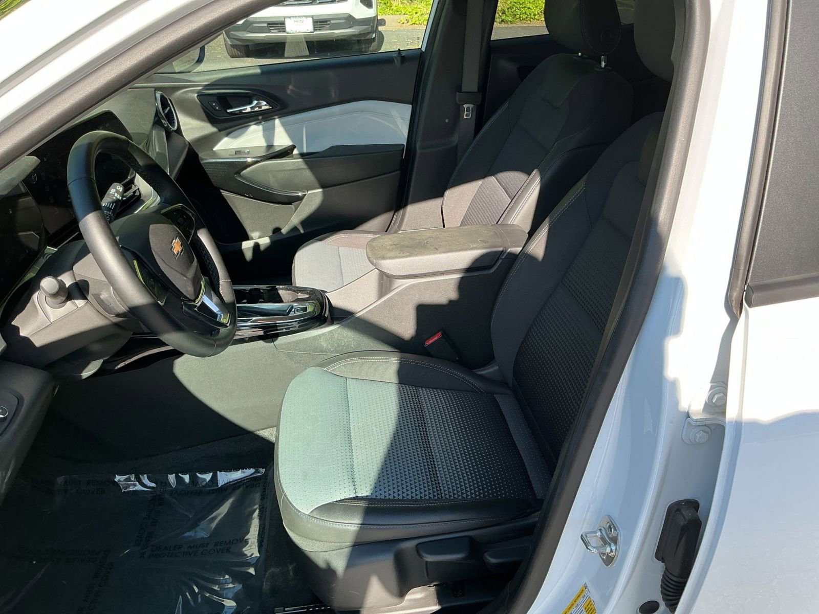 Thumbnail: 2025 Chevrolet Trax - 31