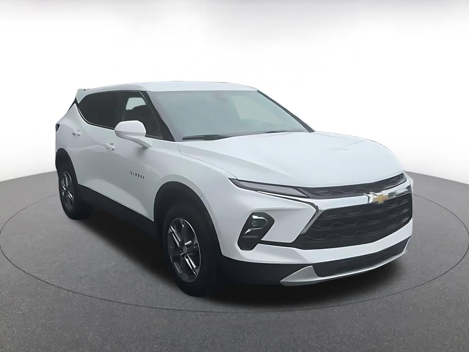 Thumbnail: 2025 Chevrolet Blazer - 3