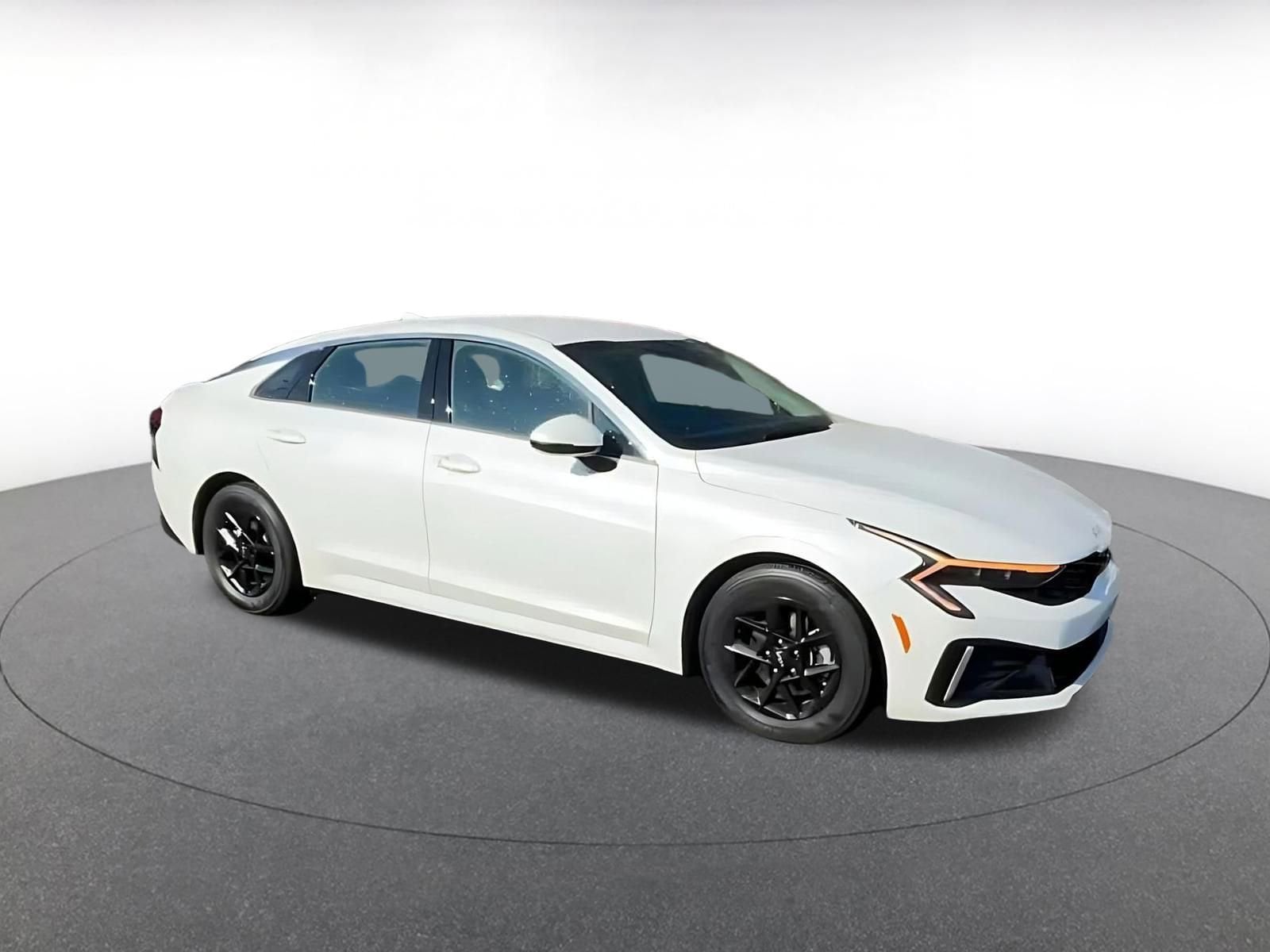 Thumbnail: 2025 Kia K5 - 2