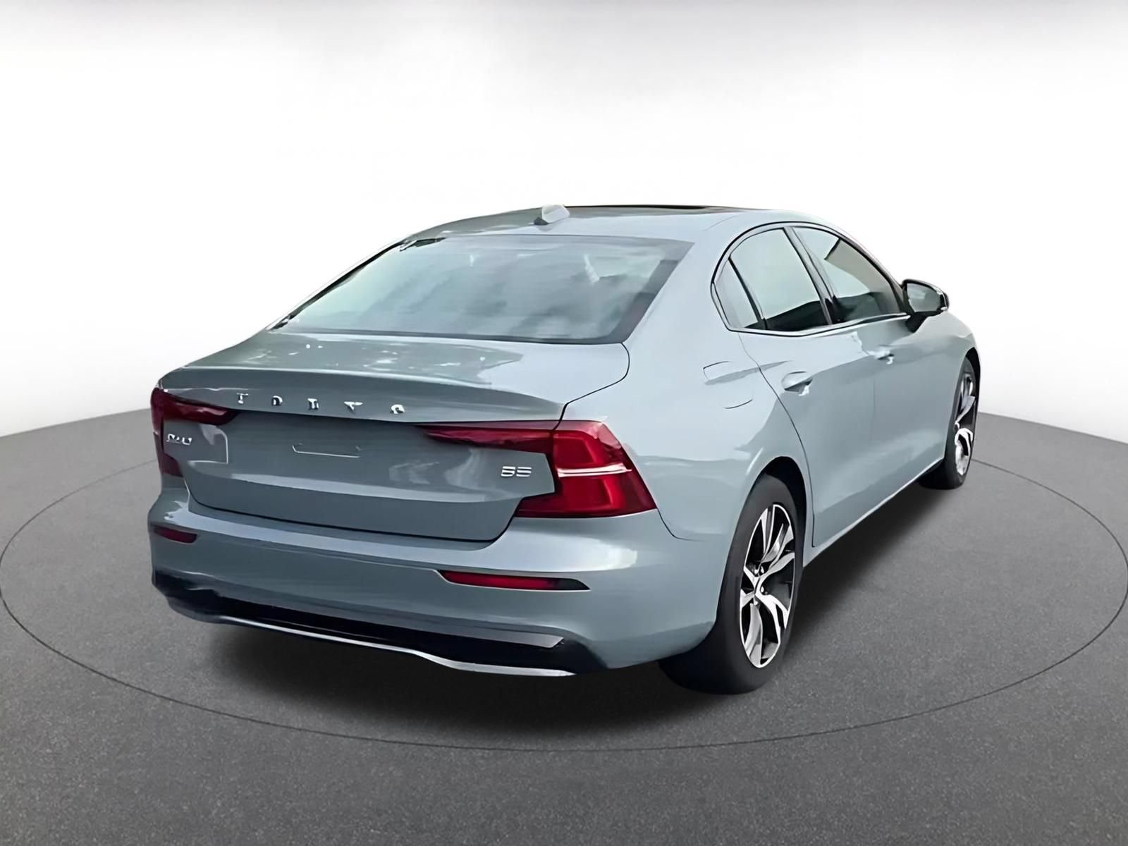 Thumbnail: 2024 Volvo S60 - 14