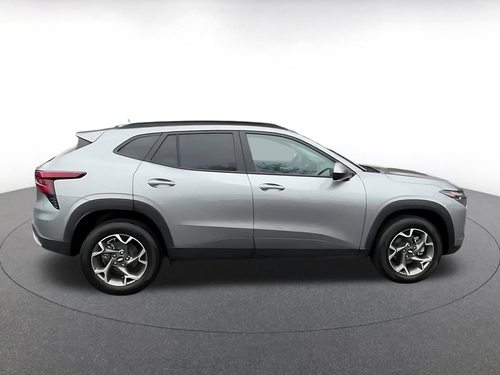 Thumbnail: 2025 Chevrolet Trax - 16