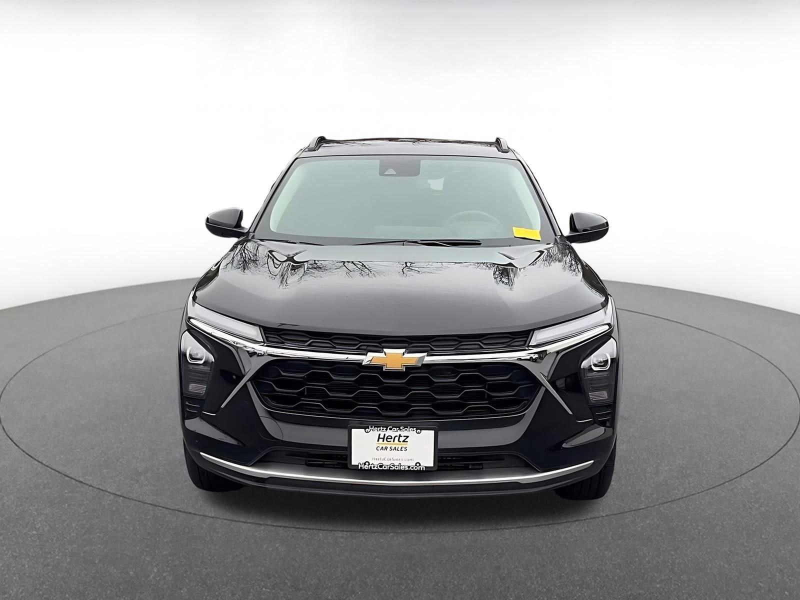 Thumbnail: 2025 Chevrolet Trax - 3