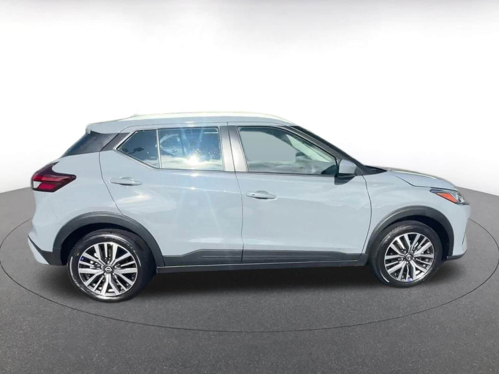2024 Nissan Kicks SV 16