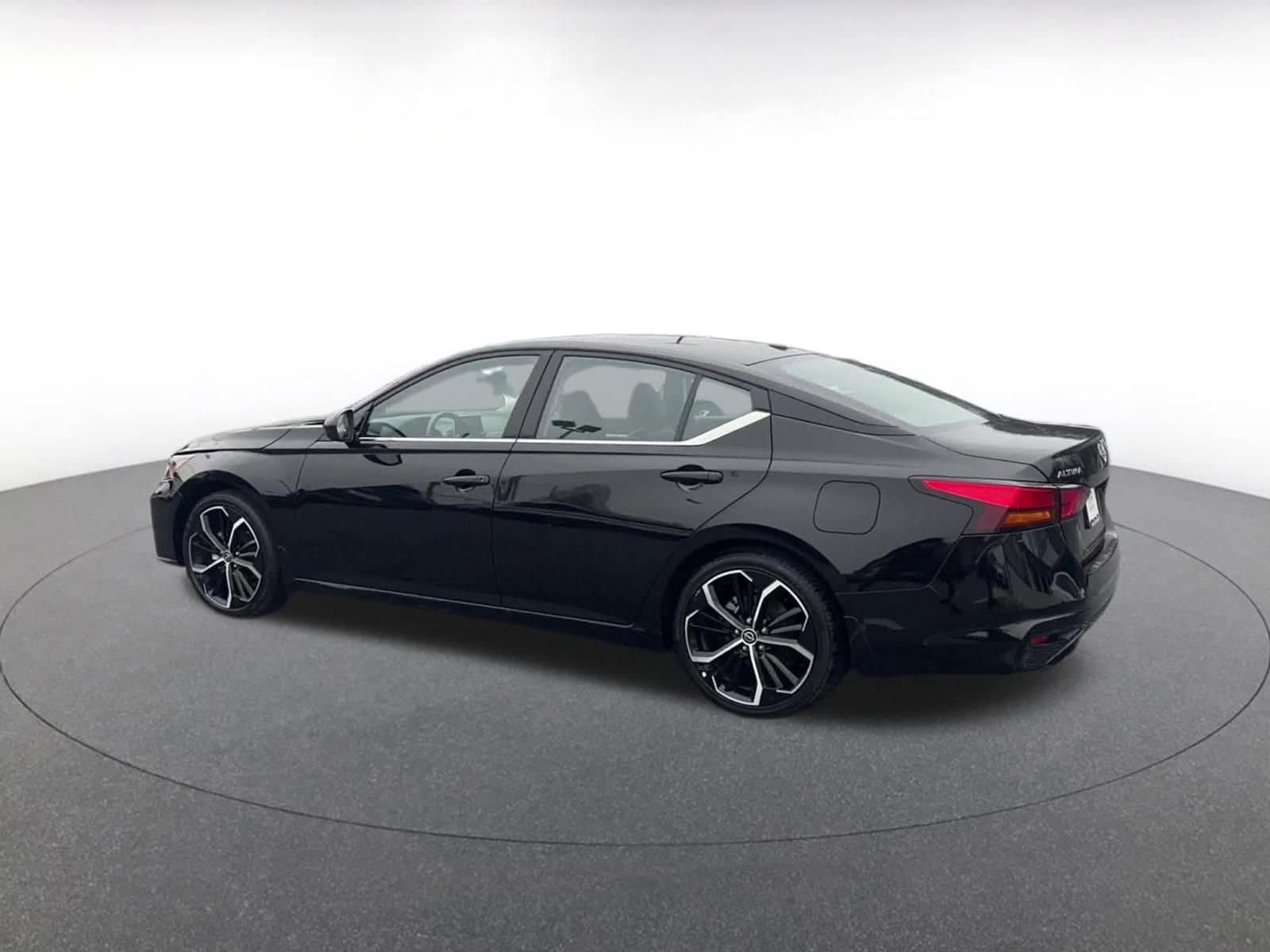 Thumbnail: 2025 Nissan Altima - 10