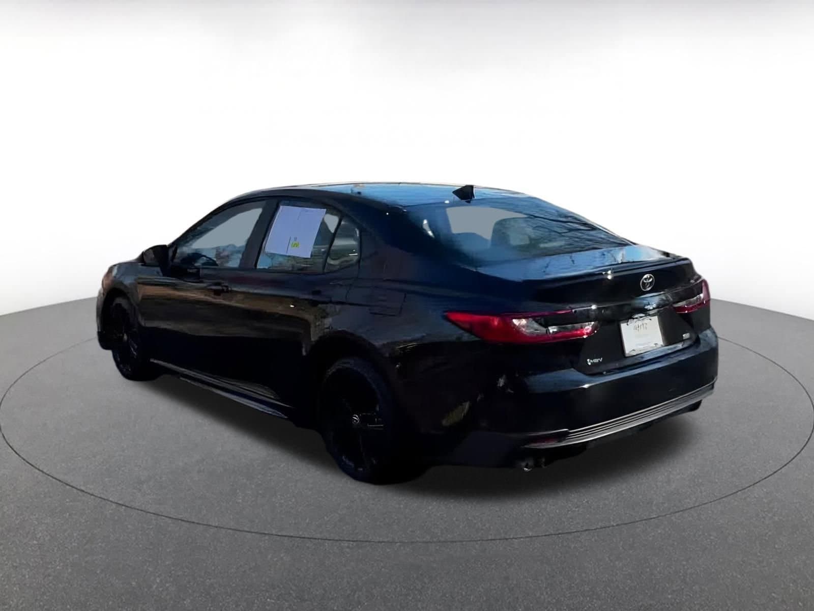 Thumbnail: 2025 Toyota Camry - 10