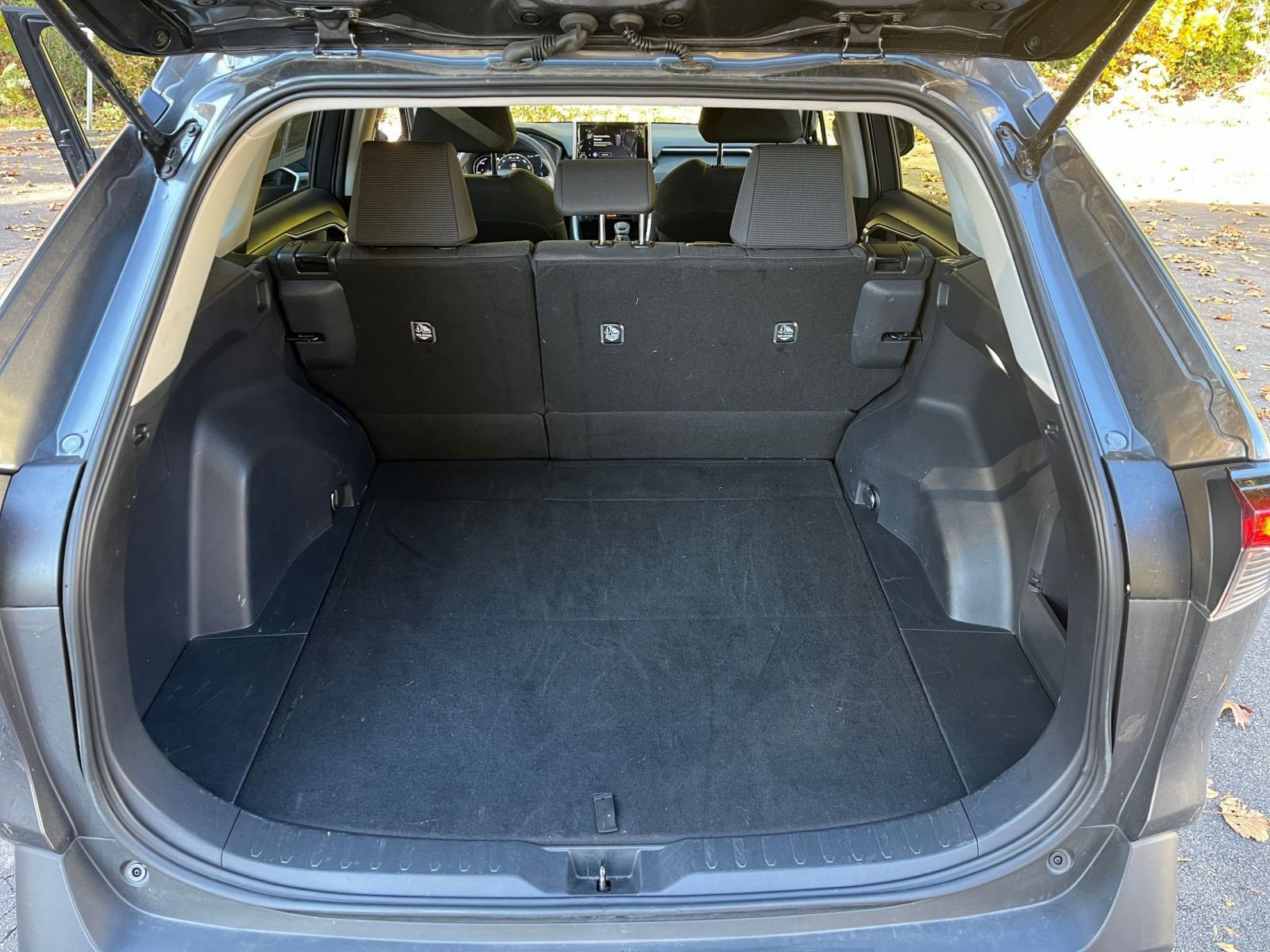 Thumbnail: 2025 Toyota RAV4 - 27